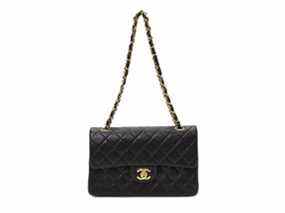 Selon Aurore Colliaux de LXR, un sac à main Chanel pré-aimé est un cadeau de vacances très apprécié.