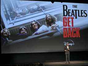 Le président exécutif de Disney, Bob Iger, assiste à l'aperçu exclusif de 100 minutes des Beatles : Get Back de Peter Jackson au théâtre El Capitan le 18 novembre 2021 à Hollywood, Californie.