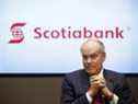 Le chef de la direction de la Banque Scotia, Brian Porter, s'adresse aux actionnaires en 2017.