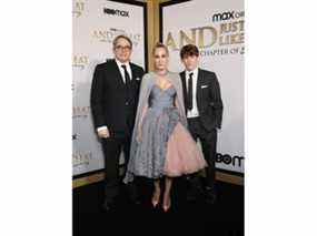 Matthew Broderick, Sarah Jessica Parker et James Wilkie Broderick assistent à la première de HBO Max 
