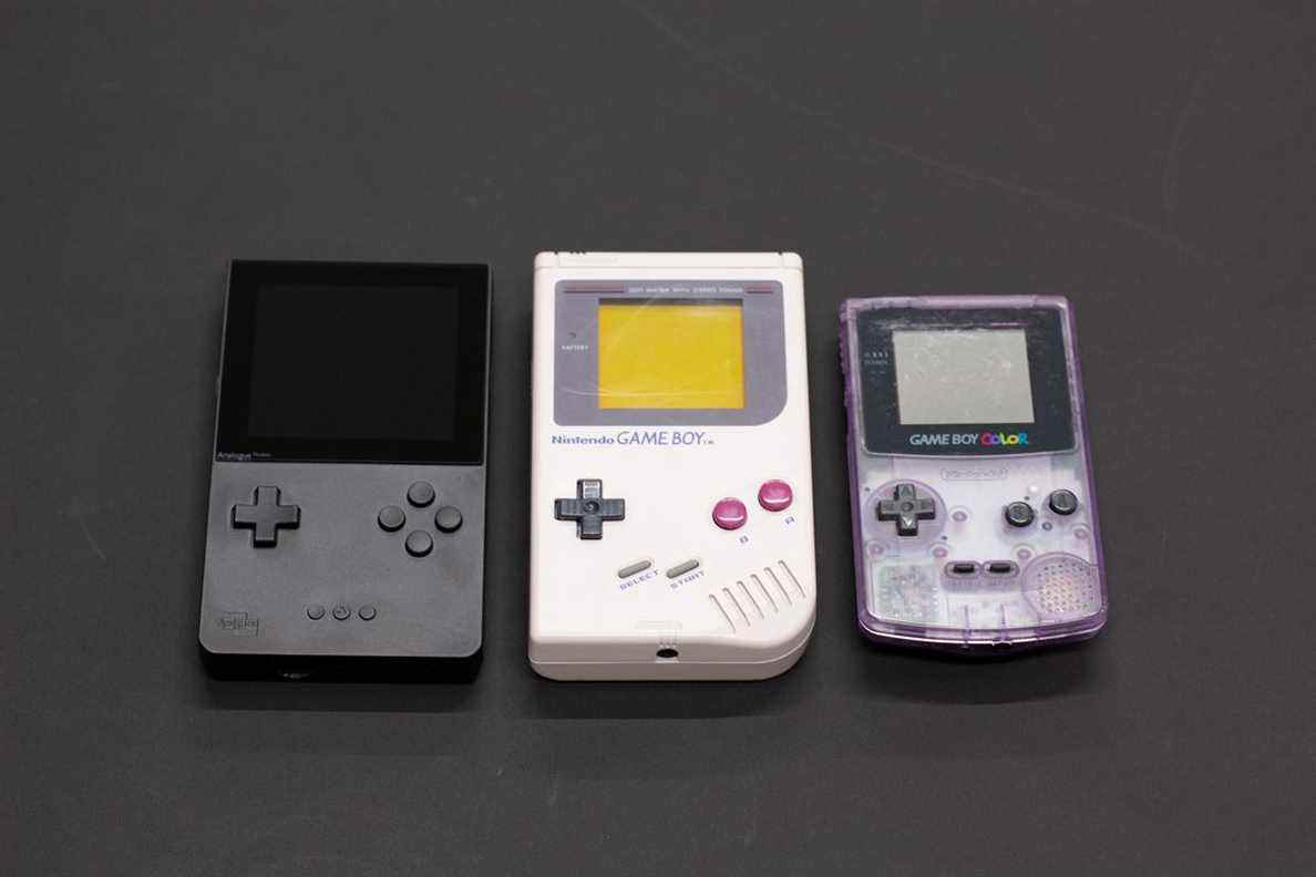 La poche analogique, la Game Boy et la Game Boy Color