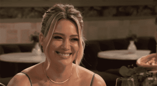 Hilary Duff nous raconte comment elle a rencontré votre père dans une nouvelle bande-annonce