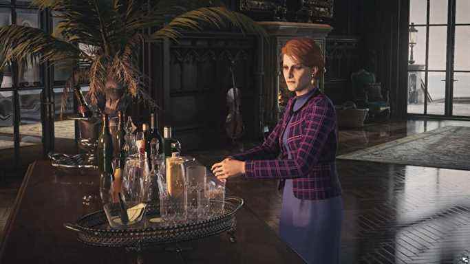 Emma Carlisle trafique un verre au niveau Dartmoor de Hitman 3.  C'est la conclusion d'une autre mort dans la famille.