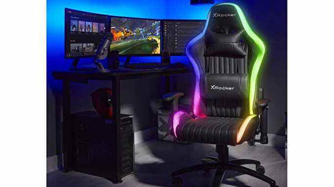 Une chaise lumineuse X-Rocker RGB.
