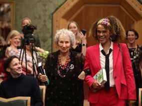 Margaret Atwood et Bernardine Evaristo remportent conjointement le Booker Prize for Fiction 2019 au Guildhall de Londres, en Grande-Bretagne, le 14 octobre 2019.