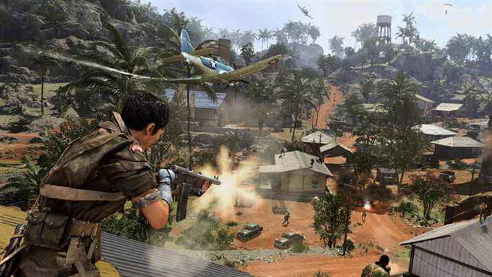 Soldat tirant dans Call of Duty: Warzone.