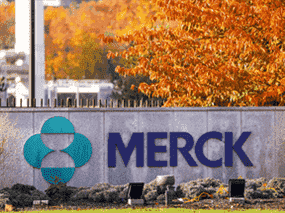 Une évaluation a conclu que Merck facturait aux pays riches comme le Canada l'équivalent de 898 $ par cours de Molnupiravir.
