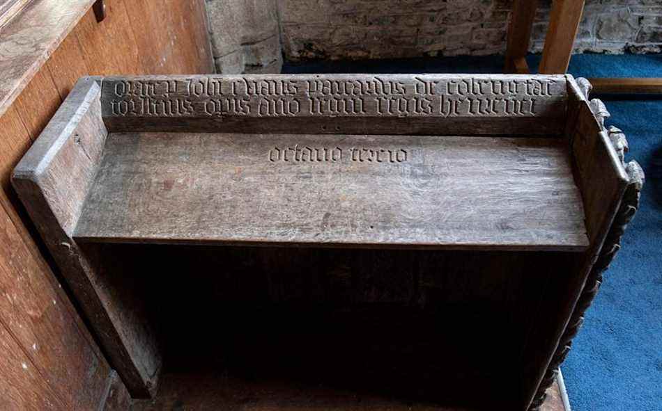 Un bureau de prière médiéval portant l'inscription &# x002018;Priez pour John Evans - Dale Cherry