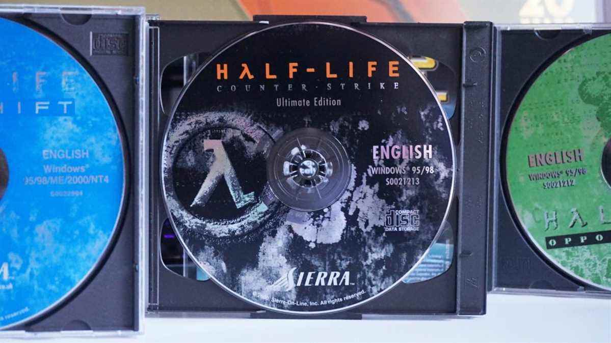Une photo du CD-ROM de Half-Life Ultimate Edition