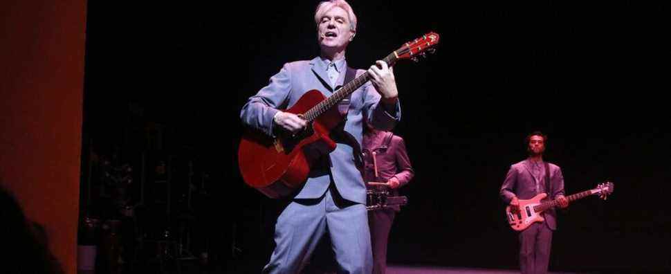 David Byrne brûle Broadway avec des spectacles d'Utopia américains « Unplugged »