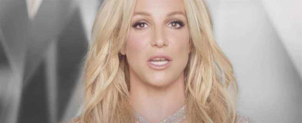 Britney Spears affirme qu'elle n'a pas été autorisée à jouer de la nouvelle musique pendant le conservatoire, réfléchit à la rupture de la musique