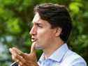 Le premier ministre du Canada, Justin Trudeau, prend la parole lors de sa tournée de campagne électorale à Mississauga, Ontario, Canada.