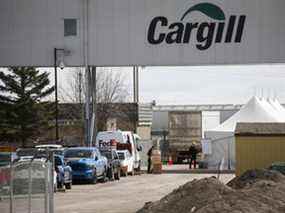 Le conflit de travail avec Cargill survient alors que les prix du bœuf canadien ont grimpé en flèche et que les travailleurs de la chaîne d'approvisionnement alimentaire demandent des salaires plus élevés.