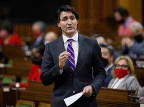 Le premier ministre Justin Trudeau prend la parole en réponse au discours du Trône à la Chambre des communes le 30 novembre 2021.
