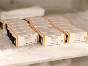 Des boîtes de vaccin Pfizer Covid-19 à administrer aux enfants de 5 à 11 ans sont vues dans les bureaux de Beaumont Health à Southfield, Michigan, le 5 novembre 2021.