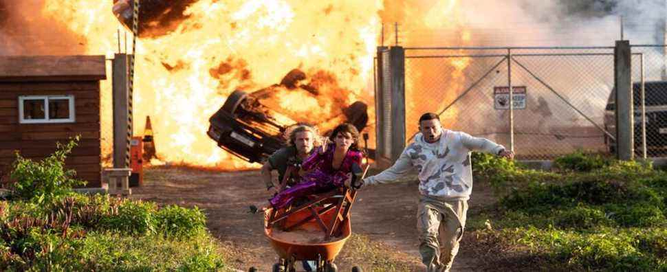 Les premières images de Lost City révèlent Sandra Bullock, Channing Tatum, Brad Pitt et Daniel Radcliffe