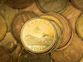 Le dollar canadien a affiché le cinquième jour consécutif de baisse mardi.