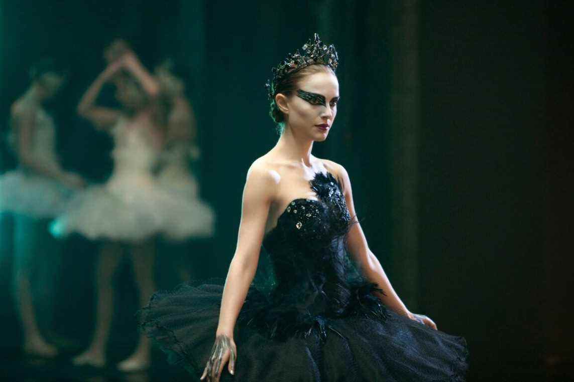 Natalie Portman dans le rôle de la reine des cygnes Nina Sayers dans Black Swan.
