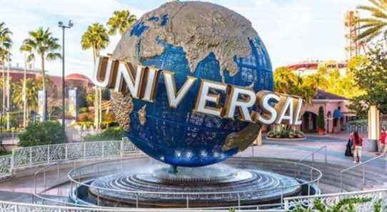 Universal Studios jette une ombre sérieuse à Disneyland sur l'annulation des laissez-passer annuels