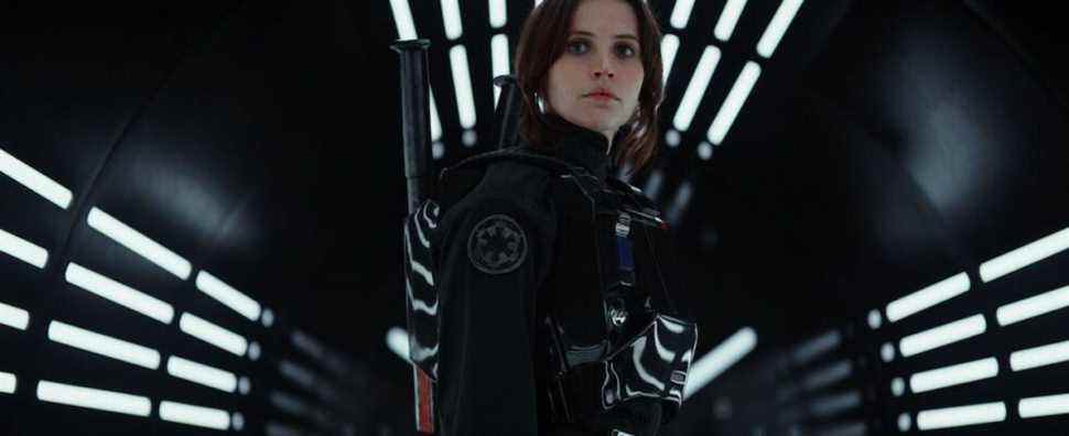 Felicity Jones de Rogue One révèle la scène qu'il a fallu une semaine pour filmer pour le film Star Wars