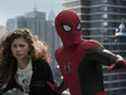 MJ (Zendaya) se prépare à faire une chute libre avec Spider-Man dans No Way Home.