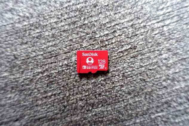 La carte microSD de SanDisk pour Nintendo Switch fonctionne rapidement et de manière fiable, que vous l'utilisiez avec une véritable console Switch ou non.