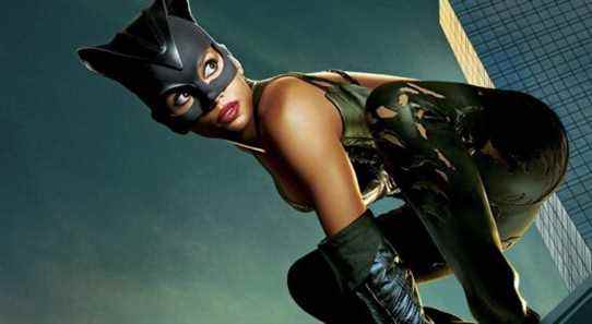 Halle Berry offre des conseils à Catwoman à Zoe Kravitz avant l'arrivée de Batman