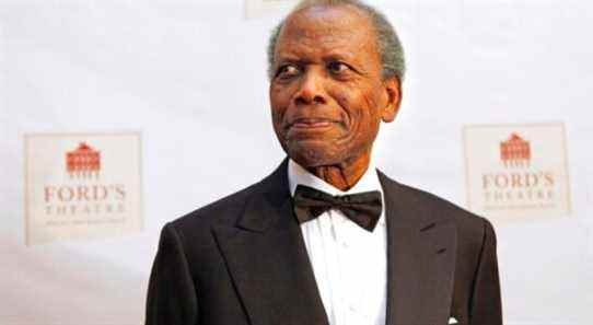 Sidney Poitier arrives at Ford's Theatre for its reopening and the bicentennial celebration of Lincoln's birth, in Washington, on Wednesday, Feb. 11, 2009. (AP Photo/Jacquelyn Martin)