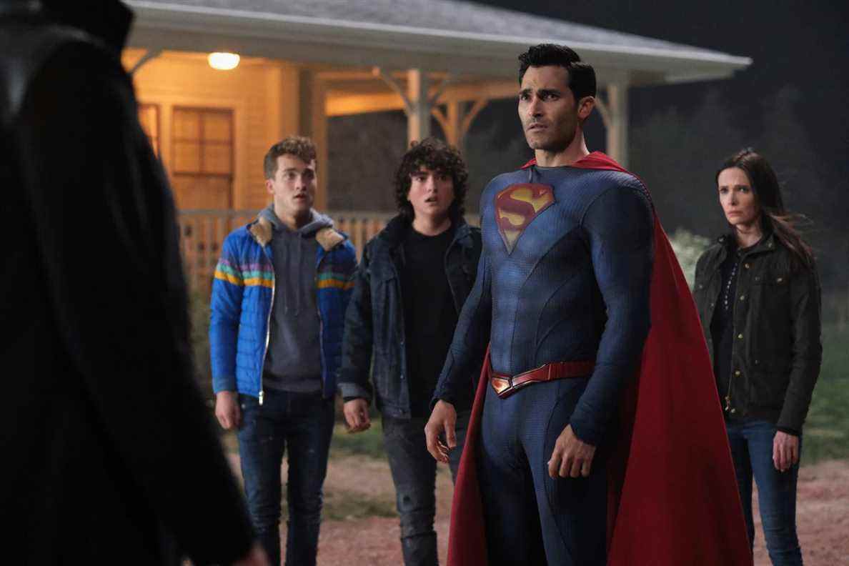 Superman et sa famille affrontent un envahisseur domestique hostile dans Superman et Lois