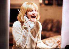 Drew Barrymore dans une scène du premier film Scream.