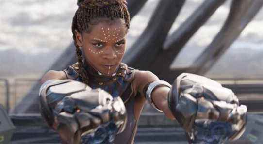 Letitia Wright est de retour sur le plateau de tournage de Black Panther : Wakanda Forever