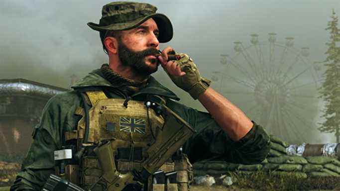 Le capitaine Price fume un cigare dans Call Of Duty: Modern Warfare