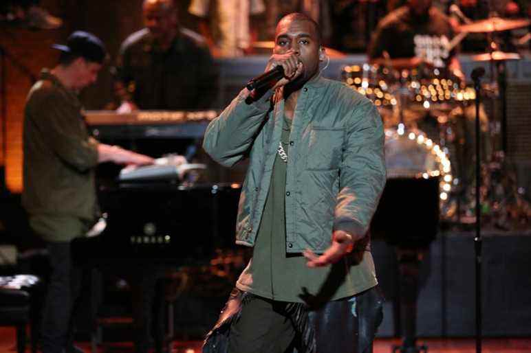 TARD DANS LA NUIT AVEC JIMMY FALLON, Kanye West, (Saison 5, diffusée le 9 septembre 2013), 2009-.  tél. : Lloyd Bishop / ©NBC / courtoisie Everett Collection