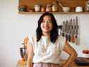 Architecte devenue blogueuse culinaire, Kristina Cho est l'auteur de Mooncakes and Milk Bread.
