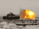 Un char russe T-72B3 tire alors que les troupes participent à des exercices sur le champ de tir de Kadamovskiy dans la région de Rostov, dans le sud de la Russie, le 12 janvier 2022.