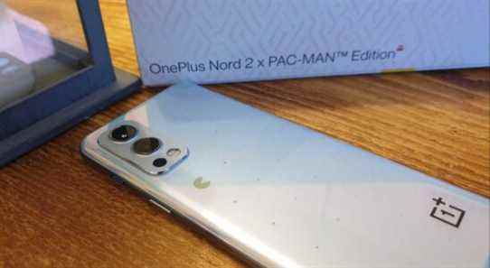 OnePlus Nord 2 x Pac-Man