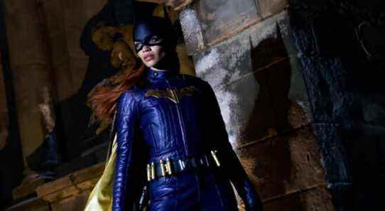 Batgirl Star Leslie Grace révèle un premier aperçu de son costume
