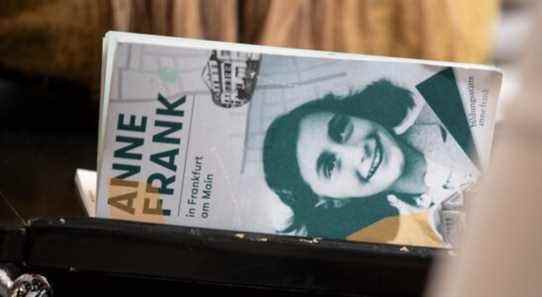Documentaire d'Anne Frank, un livre révèle un nouveau suspect dans la trahison qui a envoyé un adolescent dans un camp de la mort Le plus populaire doit être lu