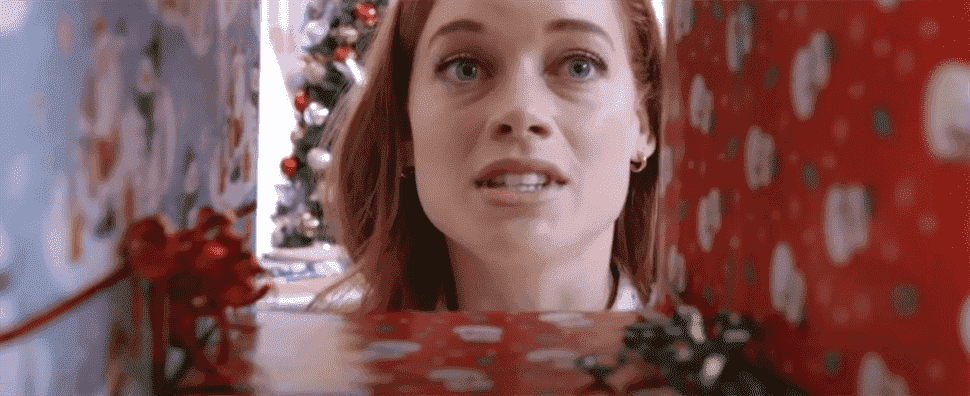 Jane Levy de Zoey's Extraordinary Playlist partage ses réflexions sur la fin du film de Noël et s'il prévoit une fermeture