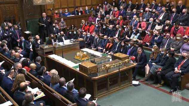 Une vue sur les bancs de l'opposition pendant les questions du premier ministre à la Chambre des communes