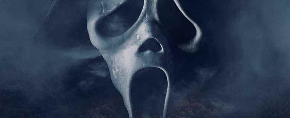 Scream Legacy Cast discute du retour sur les lieux du crime dans une nouvelle featurette
