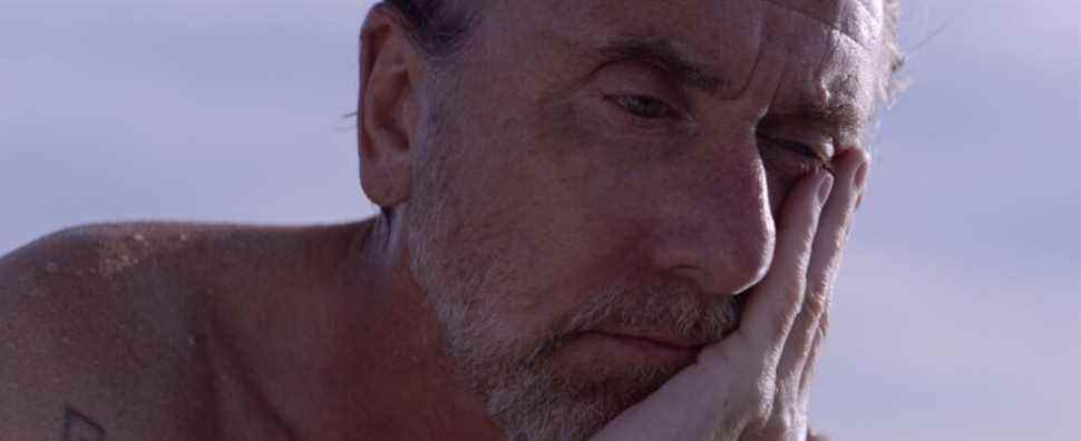 Sundown Trailer : Tim Roth prend des vacances prolongées, et rien n'est comme il semble