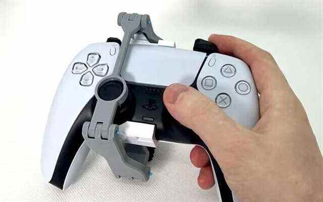 YouTuber crée un adaptateur de contrôleur PS5 pour un jeu à une main