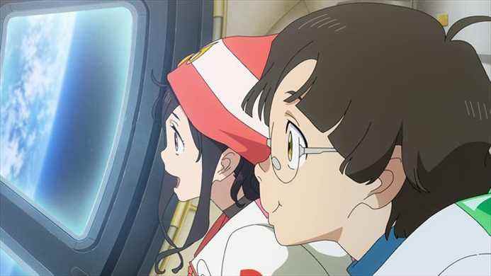 Hiroshi et Mina regardent la Terre dans The Orbital Children.