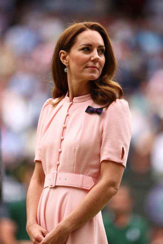 La robe Beulah London a de jolies manches bouffantes et des boutons, photographiée en juillet 2021. (Getty Images)