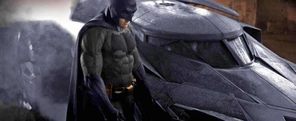 Ezra Miller a des fans qui se demandent si Ben Affleck en a vraiment fini avec Batman