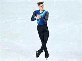 BEIJING, CHINE - 04 FÉVRIER : Roman Sadovsky d'Équipe Canada patine dans l'épreuve par équipe du programme court de patinage individuel masculin lors des Jeux olympiques d'hiver de Beijing 2022 au Capital Indoor Stadium le 04 février 2022 à Beijing, en Chine.