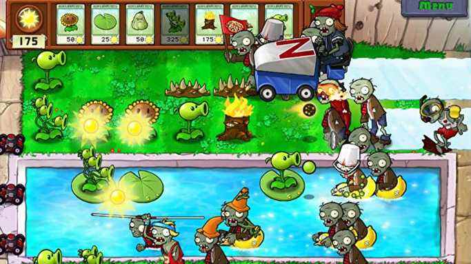 Zombies se lançant dans leur attaque lente et chaotique dans Plants vs. Zombies