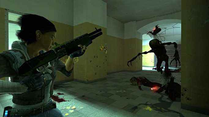 Un horrible zombie courant sur Alyx dans Half-Life 2