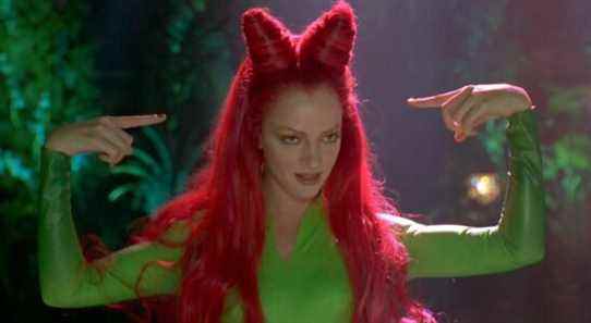 Uma Thurman dit que jouer à Poison Ivy dans Batman & Robin a été une "expérience fantastique"